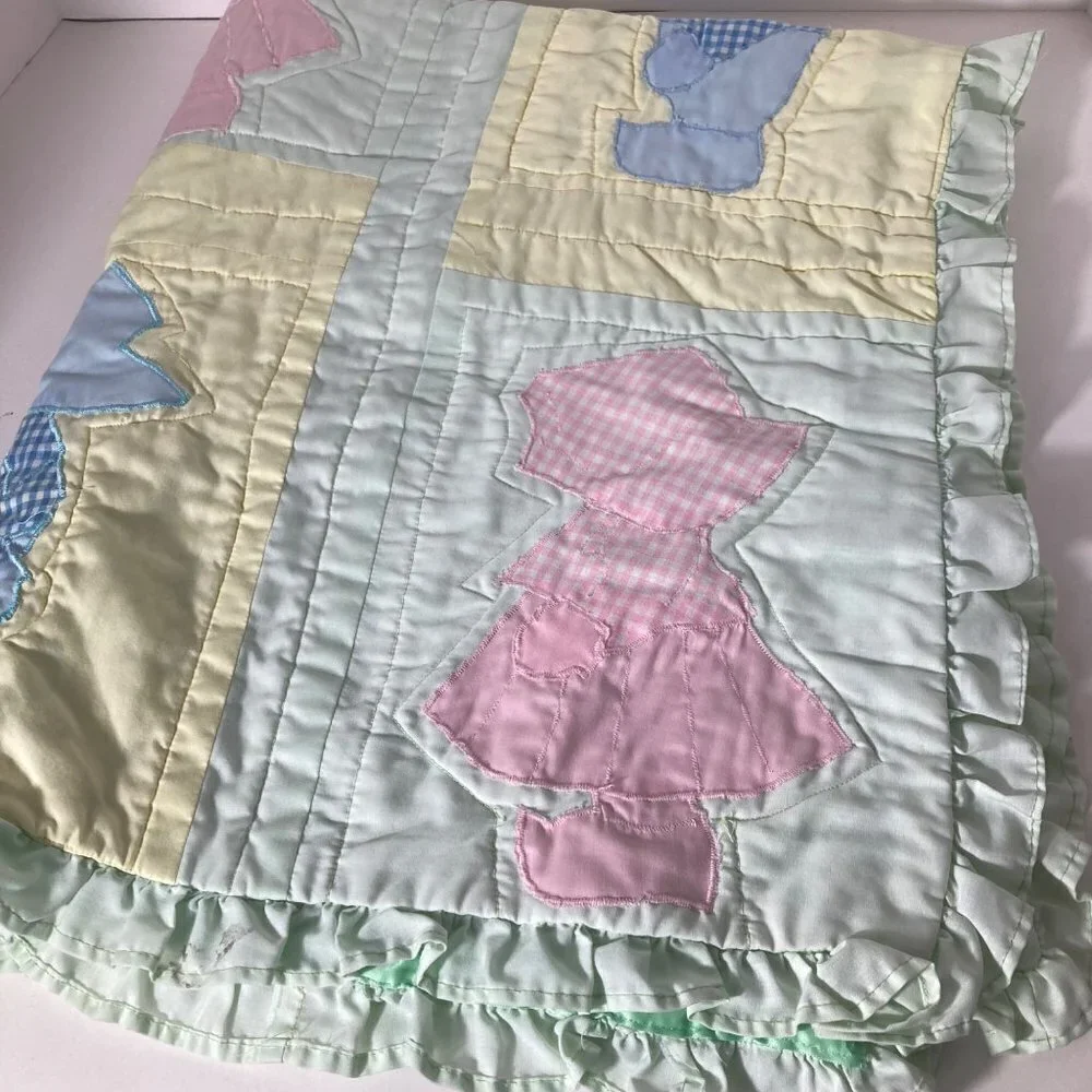 Vintage Handmade Baby Quilt Dutch Boy & Girl‎ with Sunbonnet 32 x 40